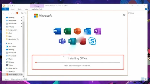 Hướng dẫn tải và cài đặt Microsoft Office 2022 full miễn phí 7 Quá trình cài đặt Microsoft Office 2022 đang diễn ra
